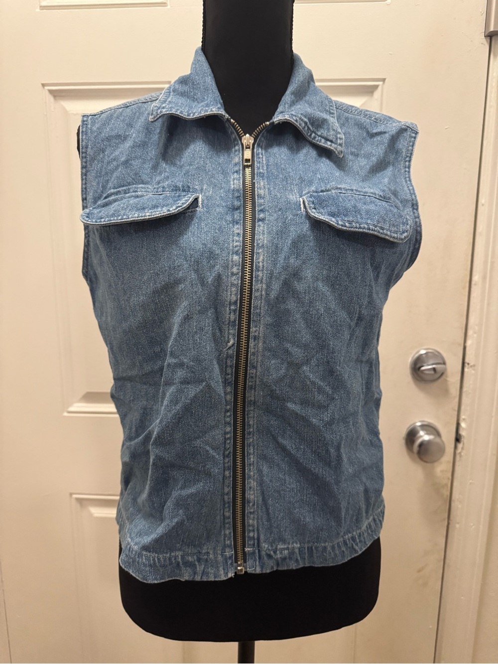 Jessi Lee Light Blue Denim Sleeveless Zip-Front Vest 0209